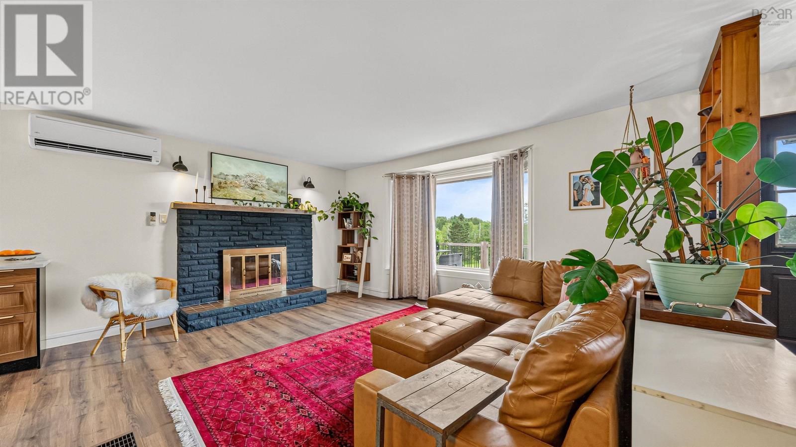 2636 215 Highway - 16