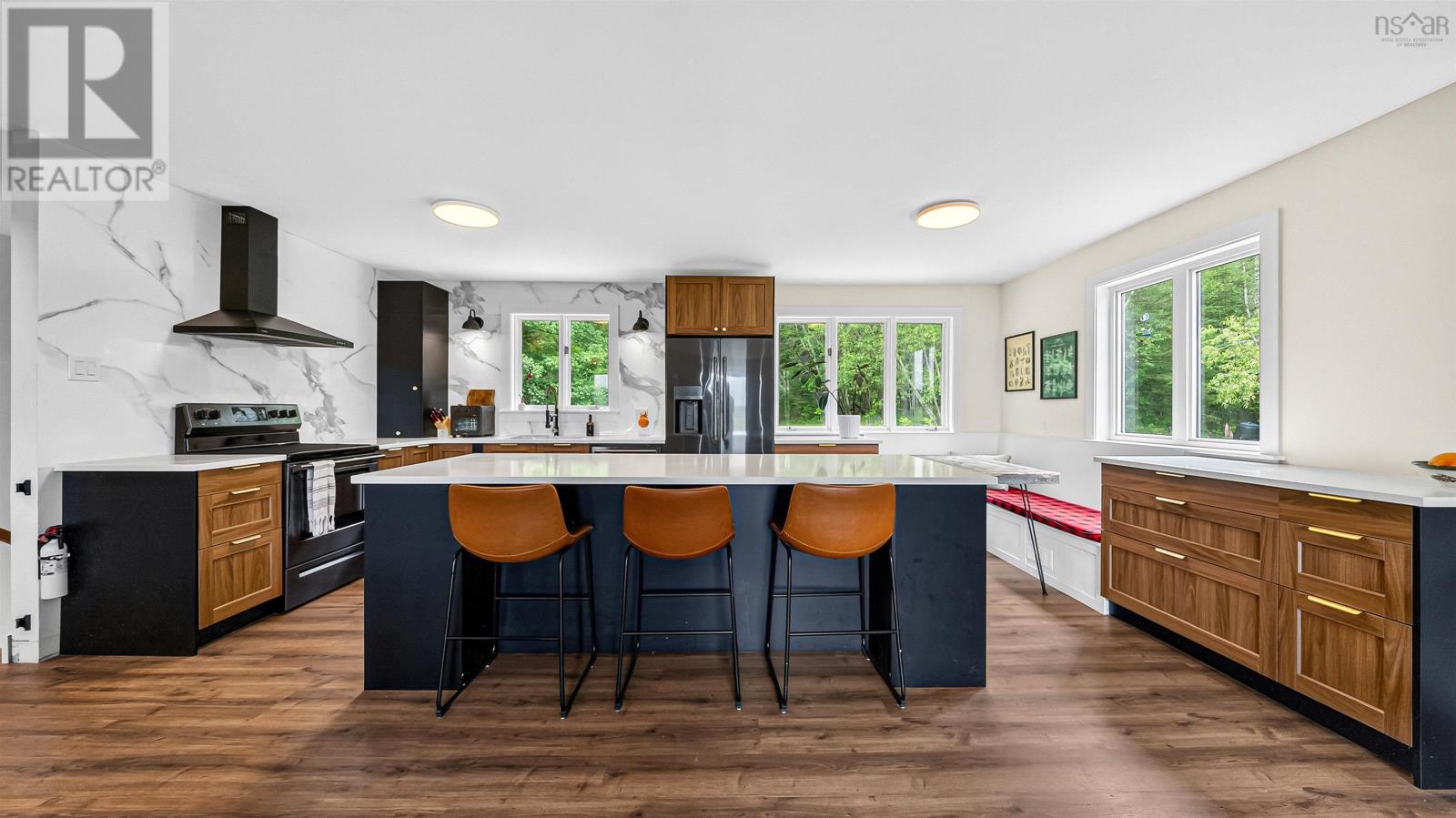 2636 215 Highway - 22