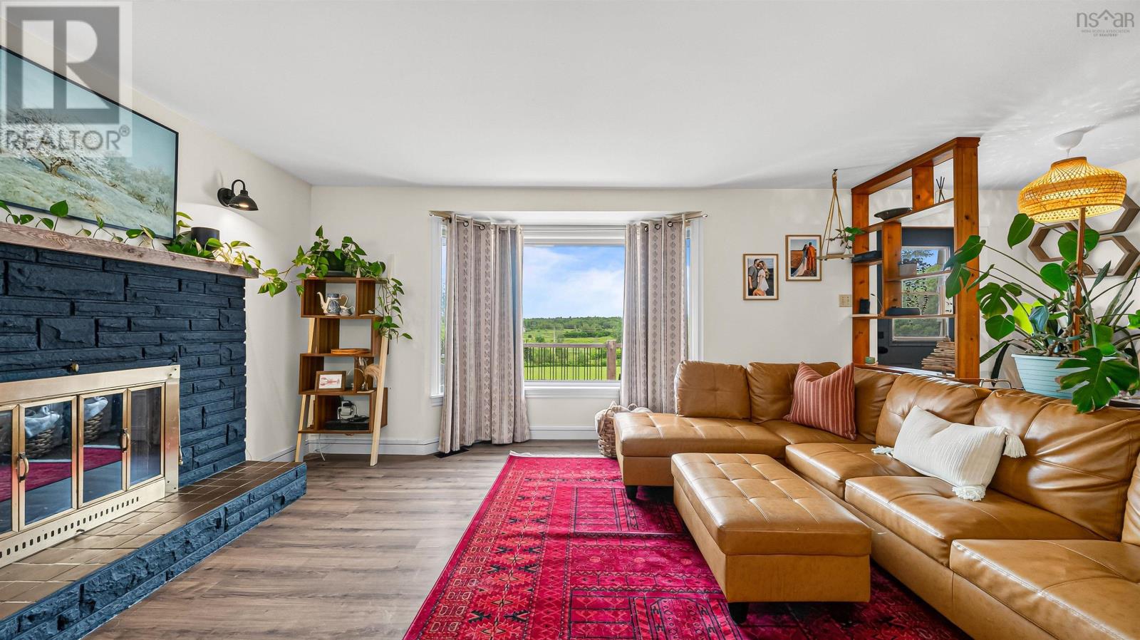 2636 215 Highway - 17