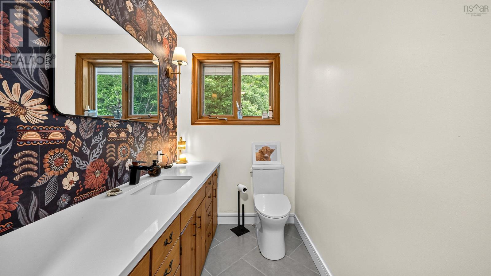 2636 215 Highway - 33