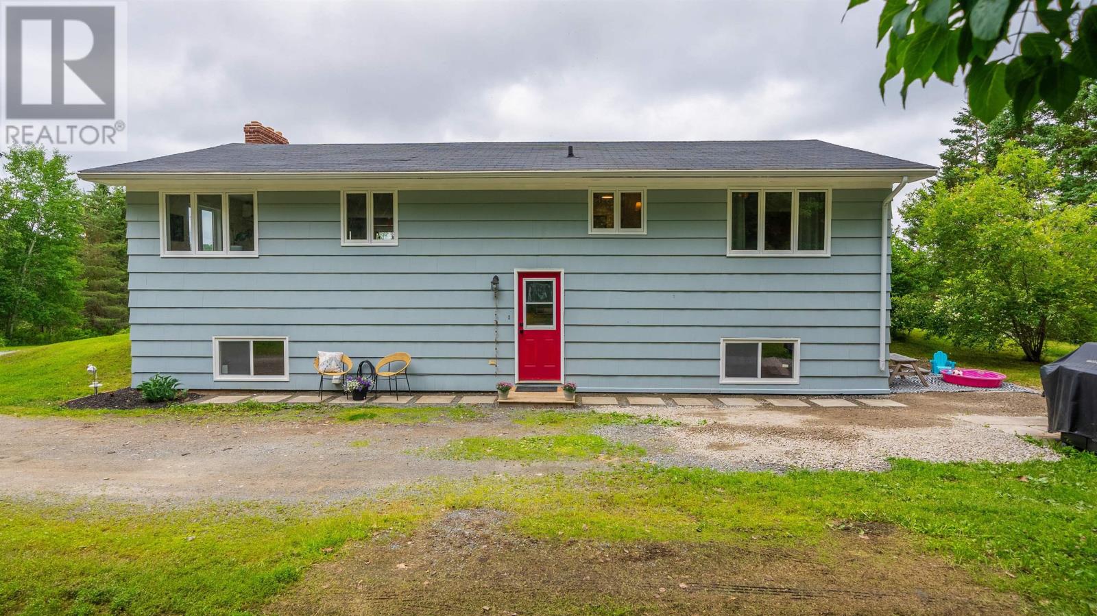 2636 215 Highway - 48
