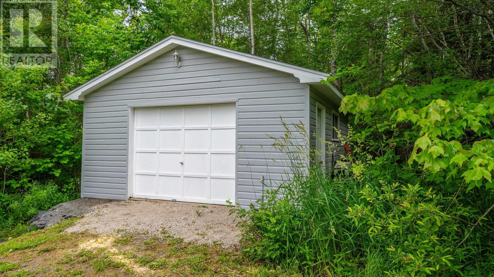 2636 215 Highway - 49