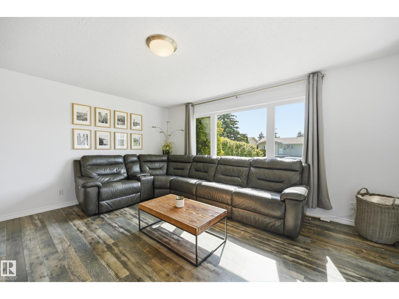 15111 67 ST NW - 4