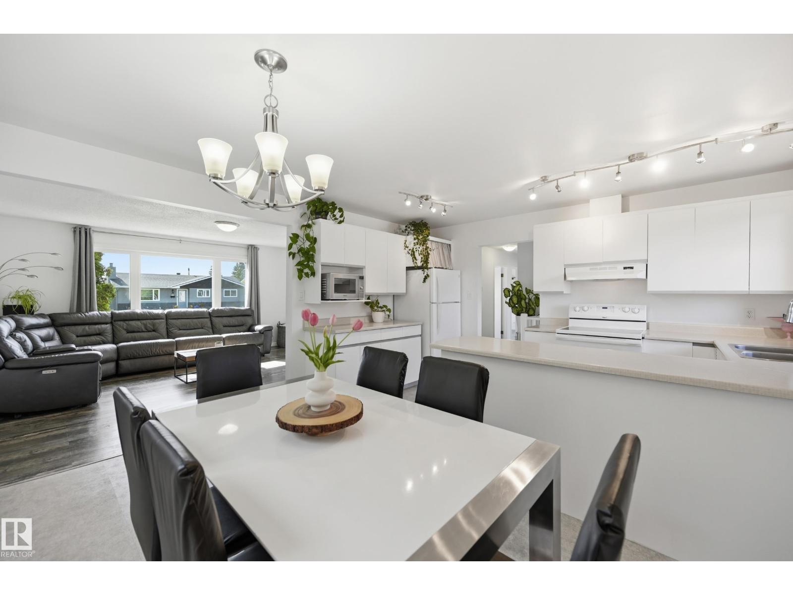 15111 67 ST NW - 12