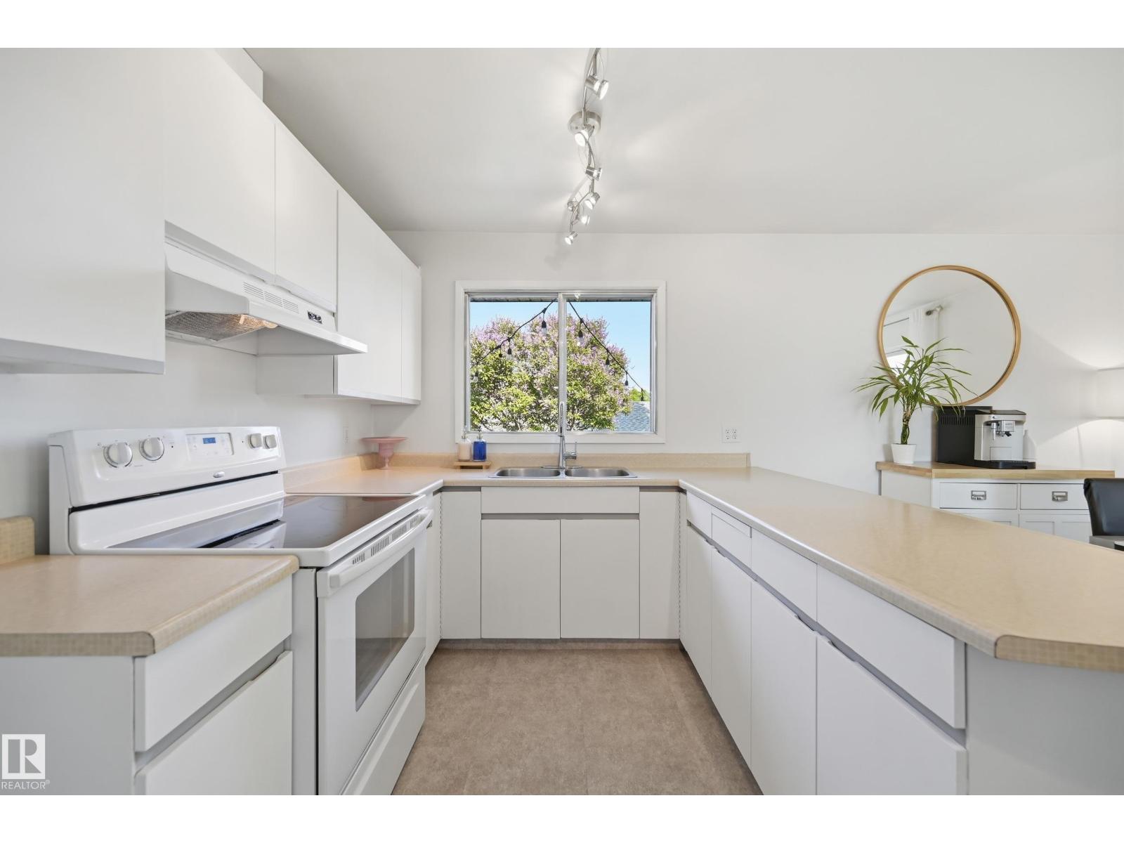 15111 67 ST NW - 10