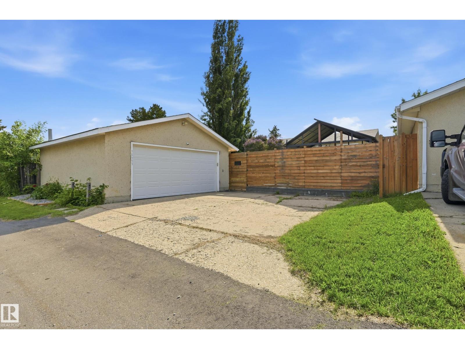 15111 67 ST NW - Image 33