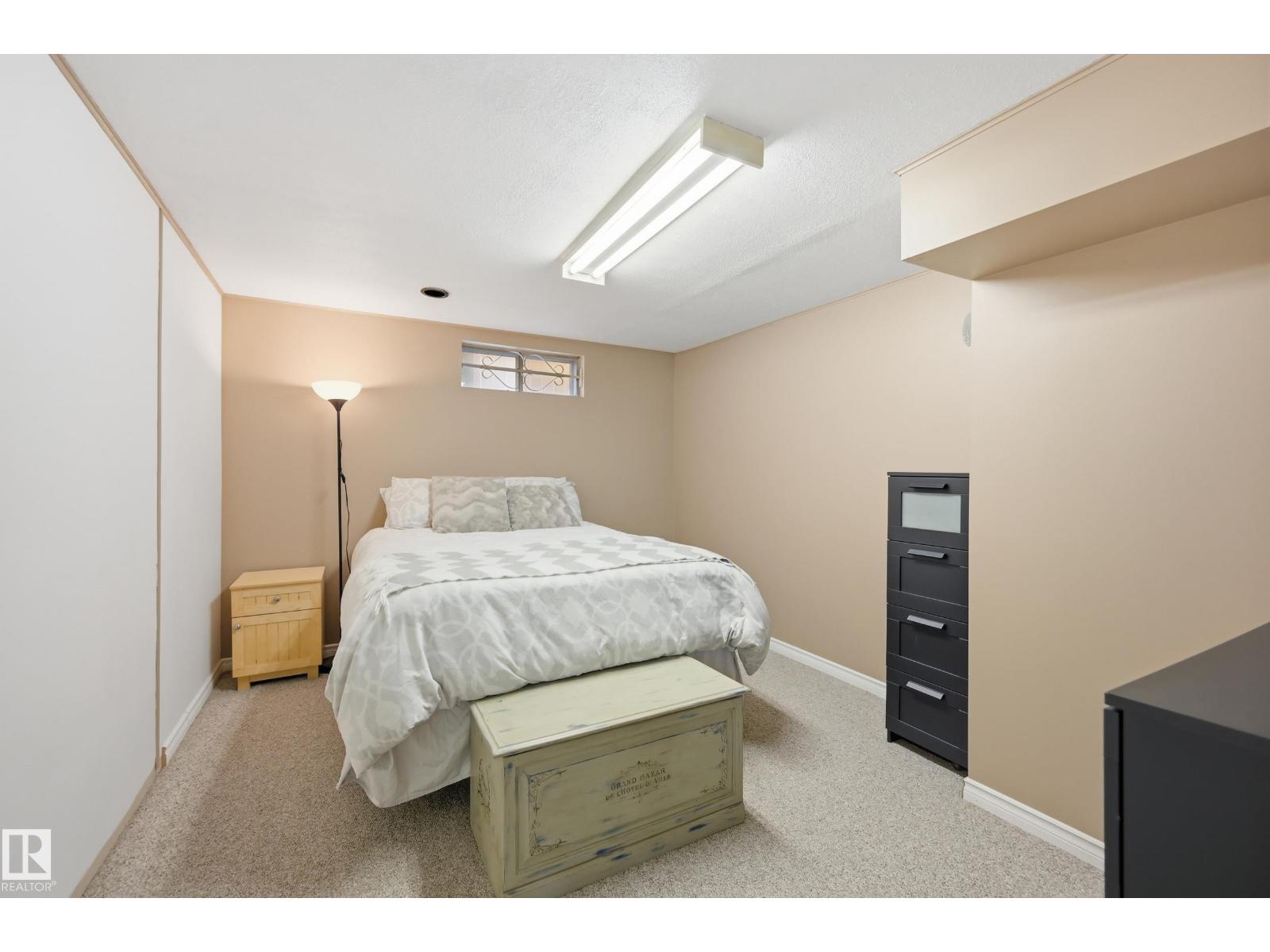 15111 67 ST NW - 26