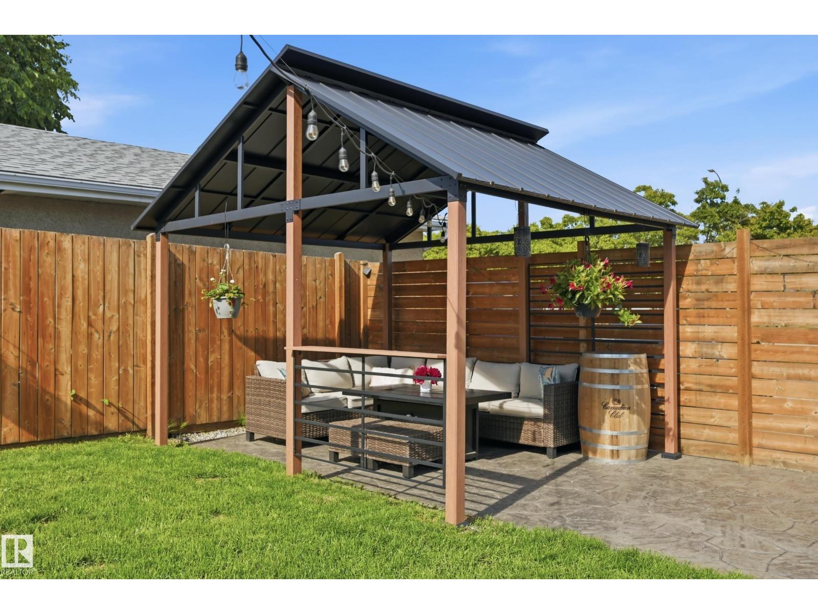 15111 67 ST NW - 31
