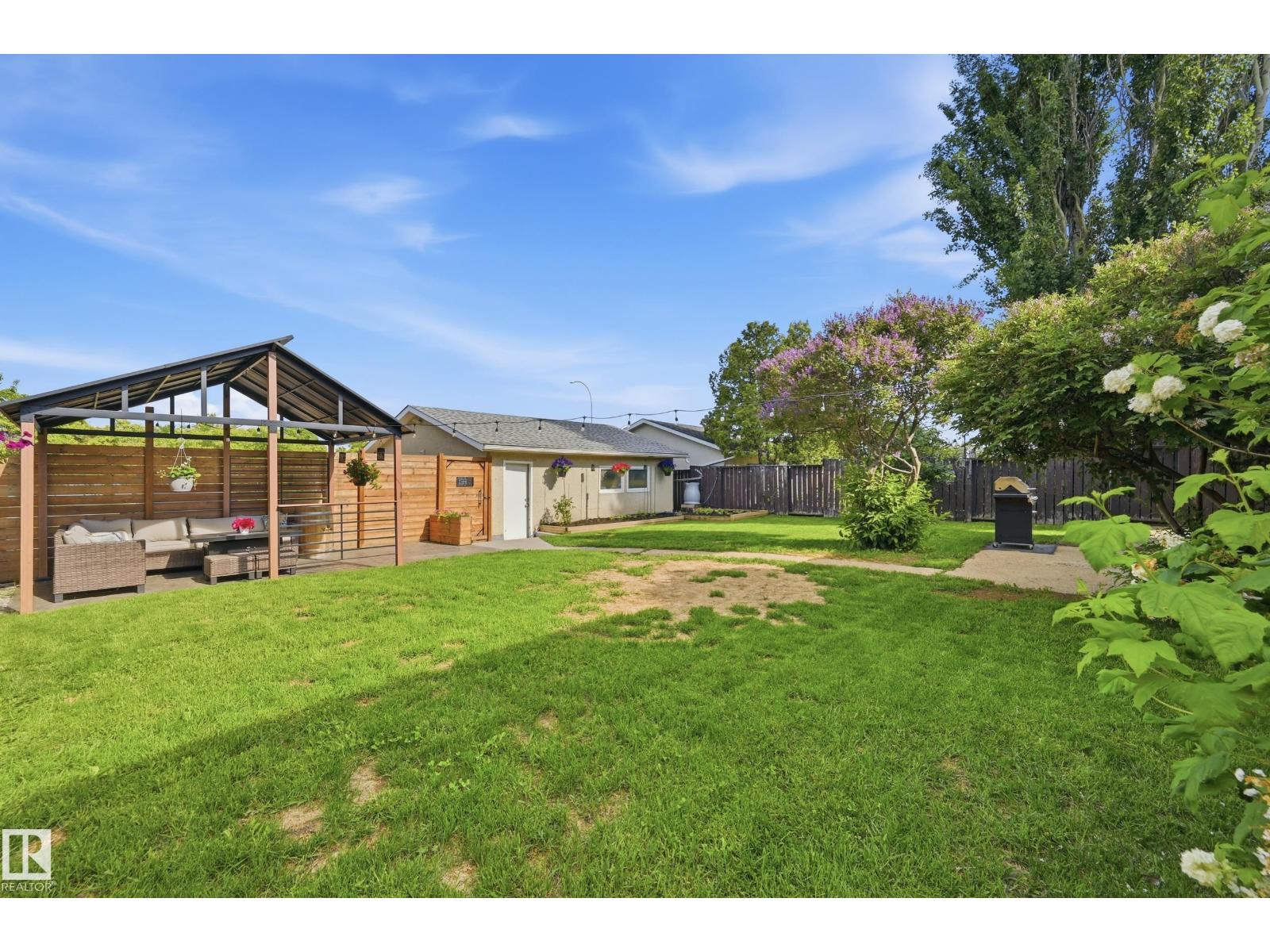 15111 67 ST NW - 30