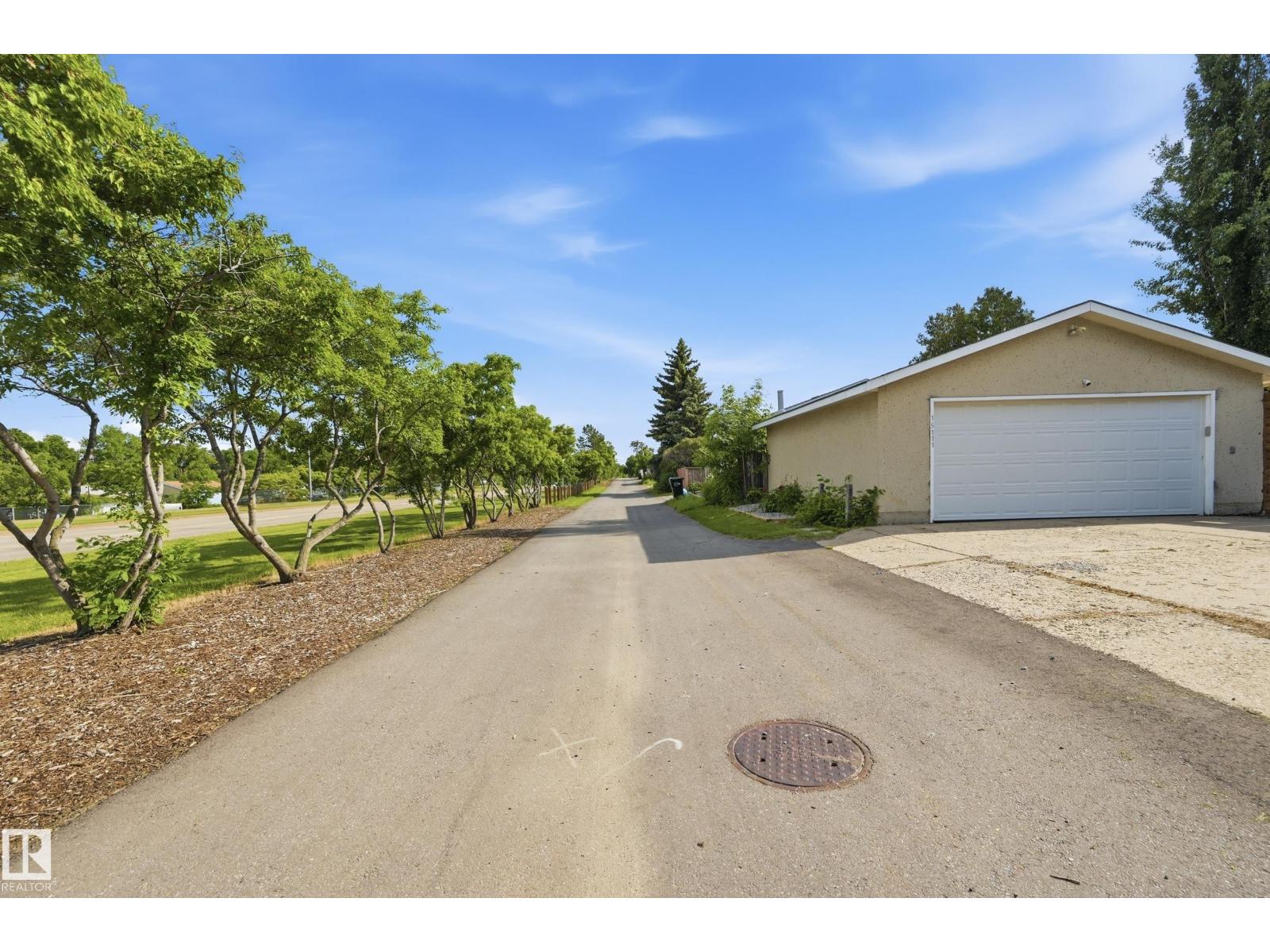 15111 67 ST NW - 34