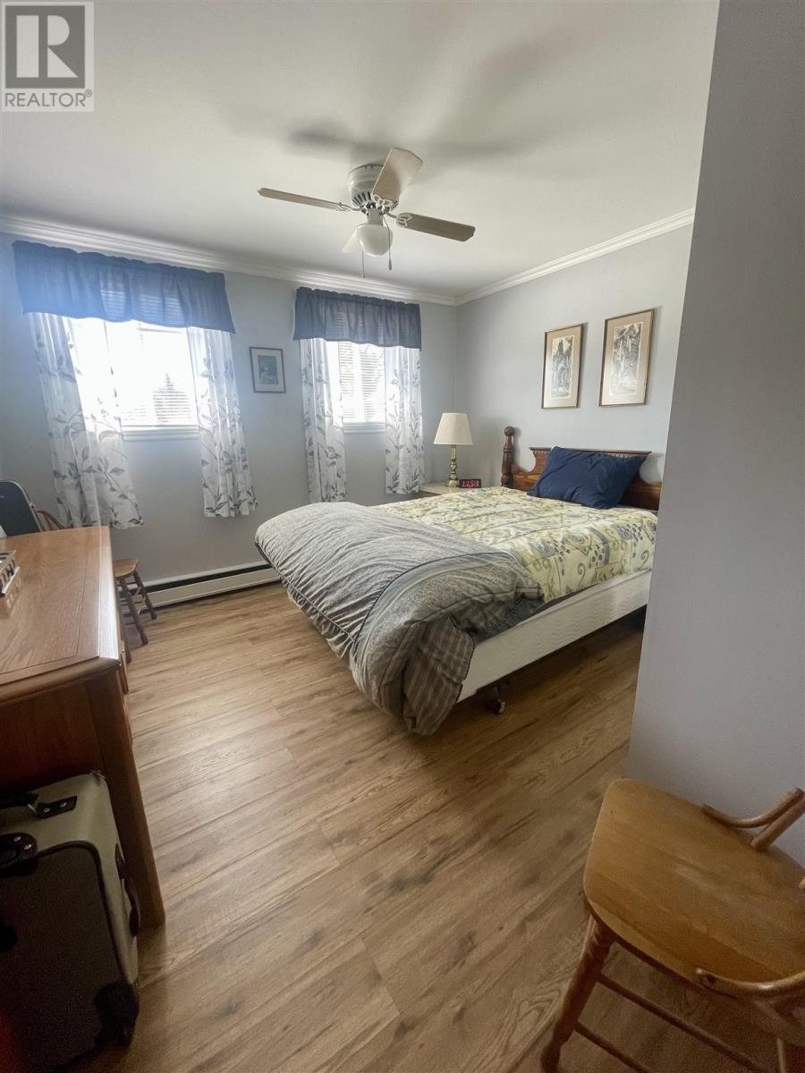 40 Frances ST - 22