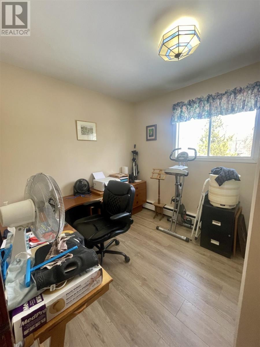 40 Frances ST - 32