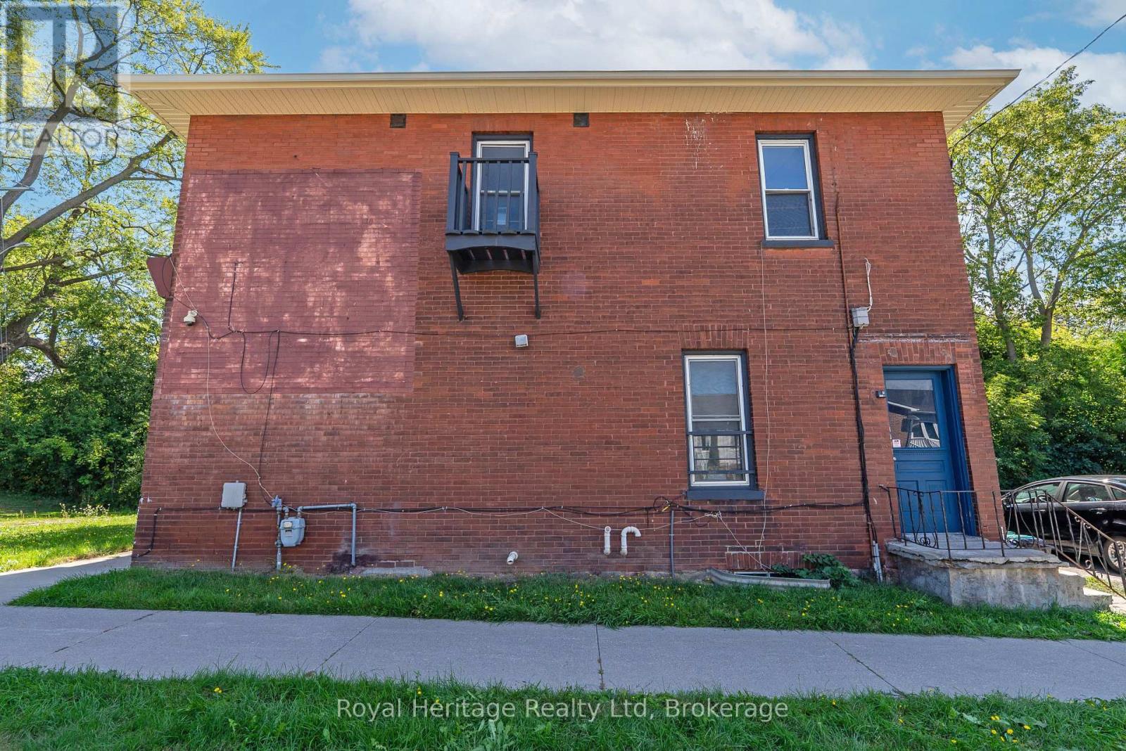394 CENTRE STREET S - 5