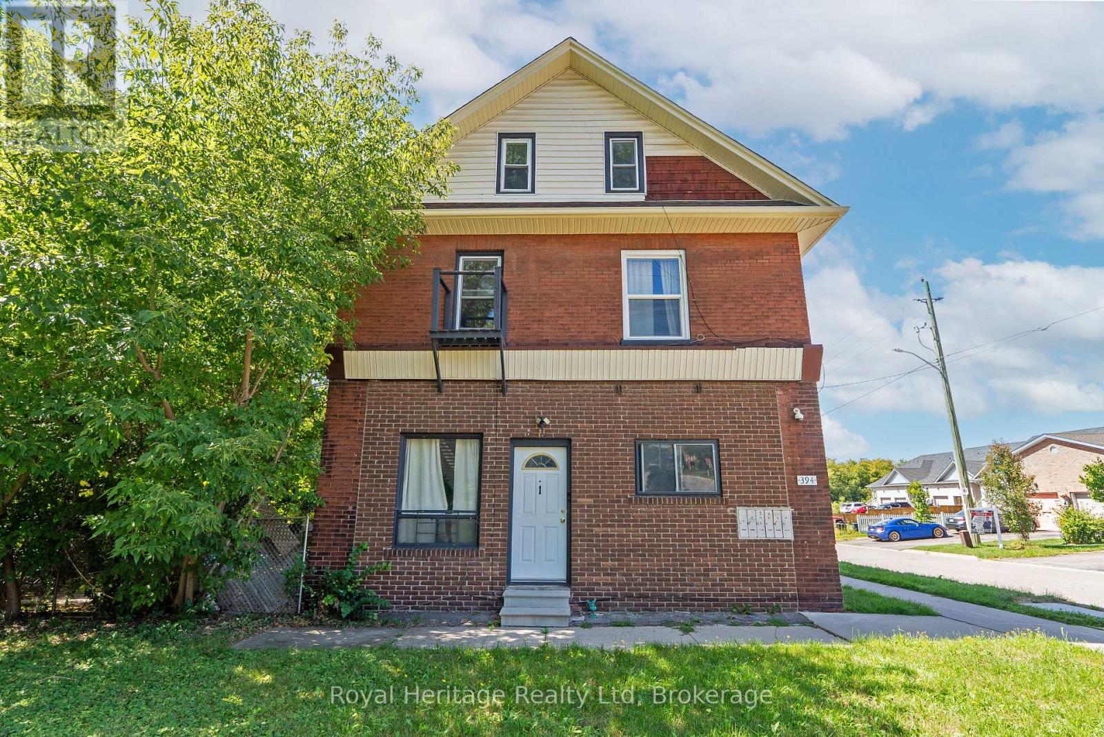 394 CENTRE STREET S - 9