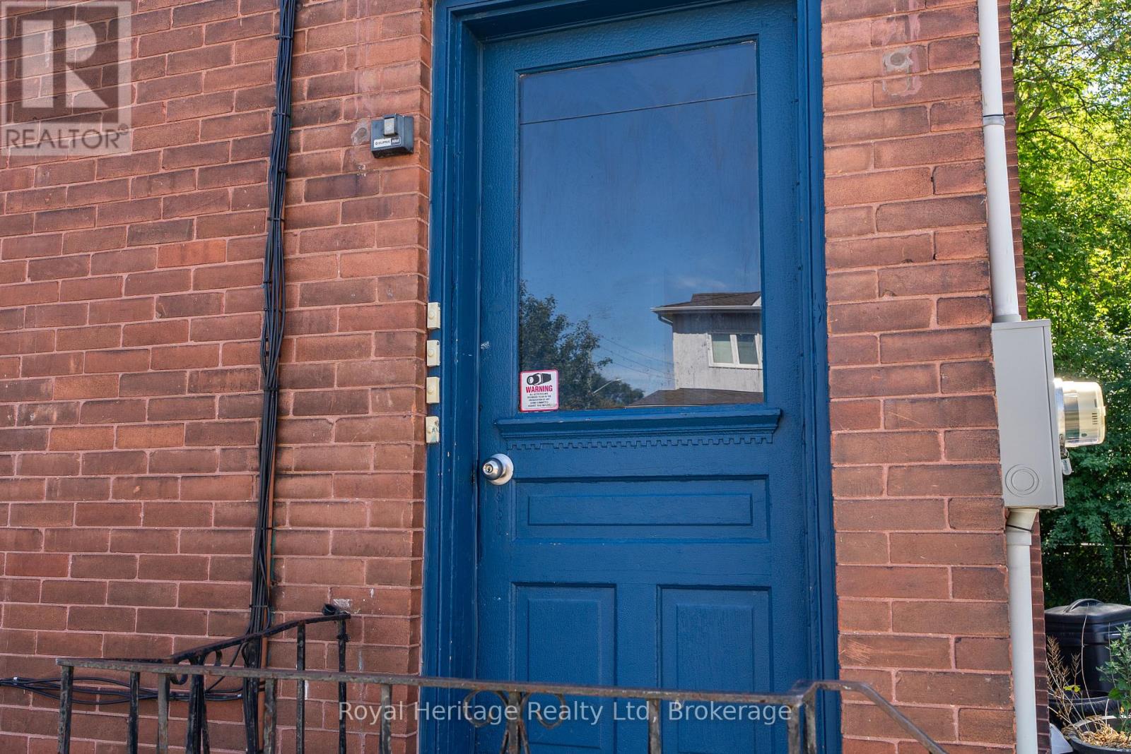 394 CENTRE STREET S - 6