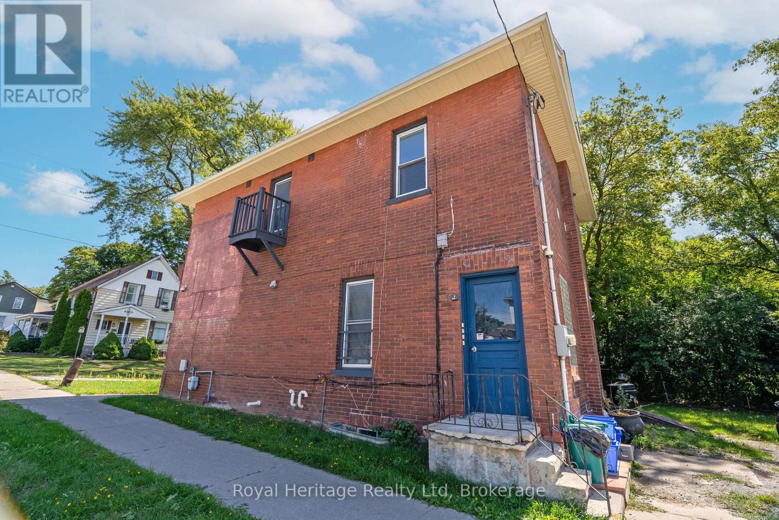 394 CENTRE STREET S - 4