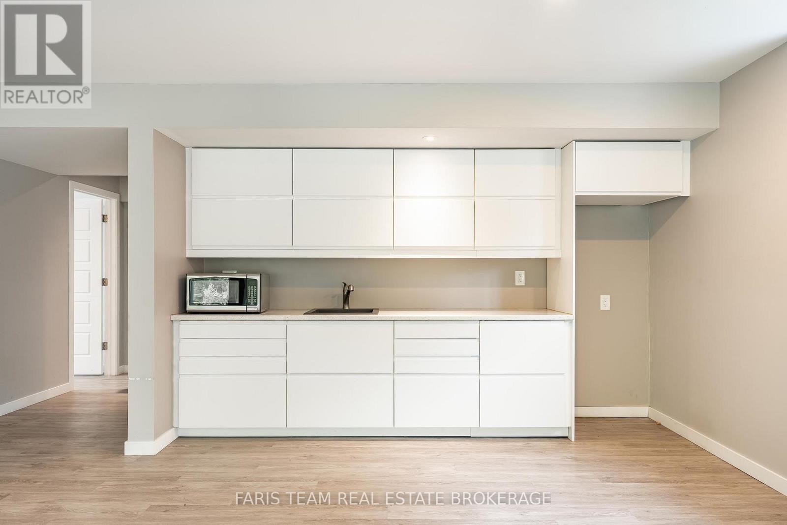 33 SHEPPARD DRIVE - 29