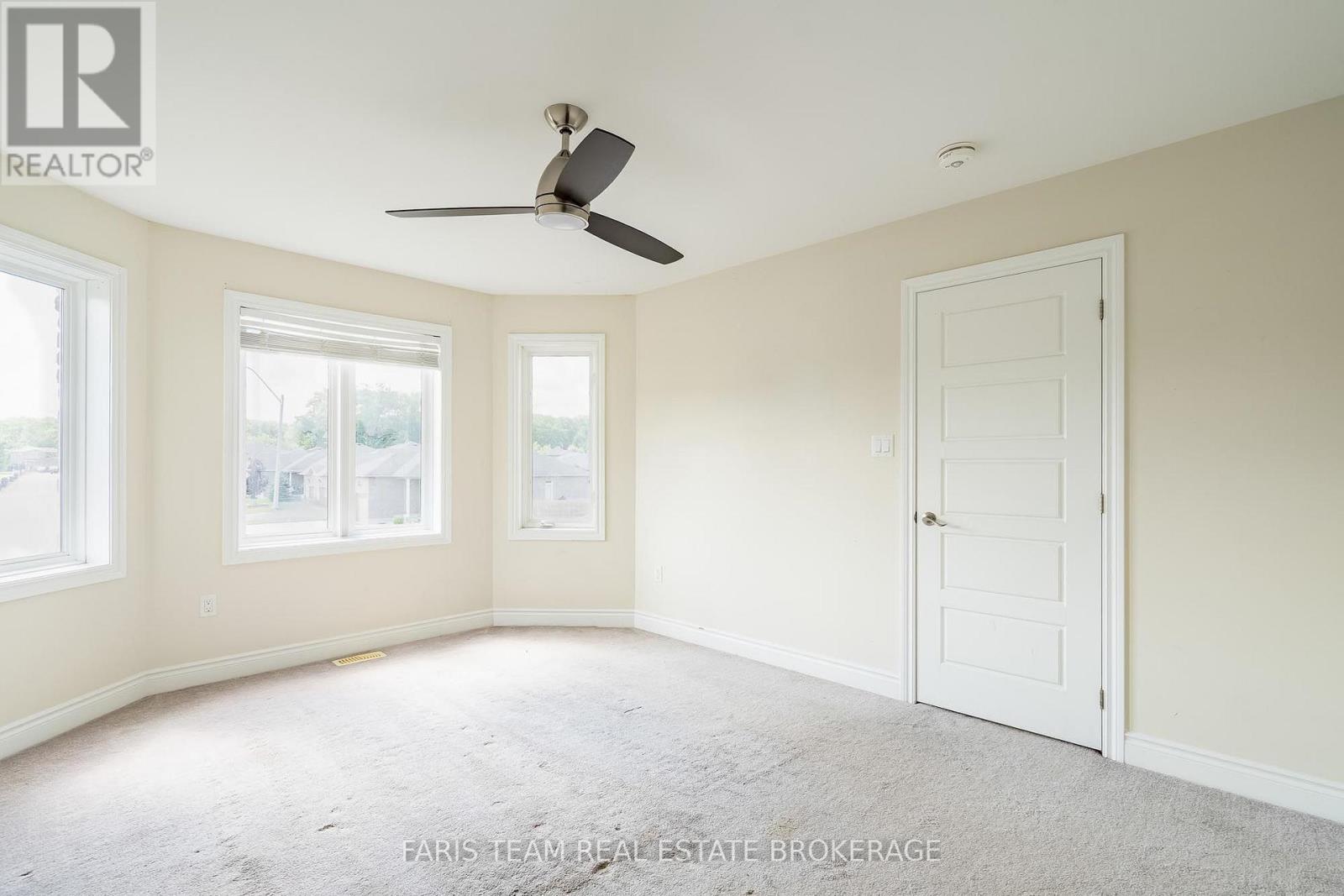 33 SHEPPARD DRIVE - 25