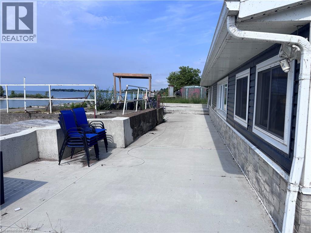 1456 LAKESHORE Road - 6