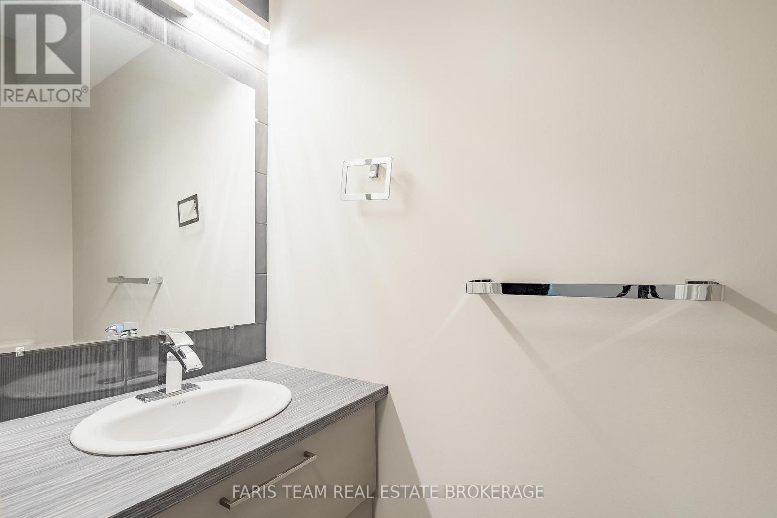 33 SHEPPARD DRIVE - 15