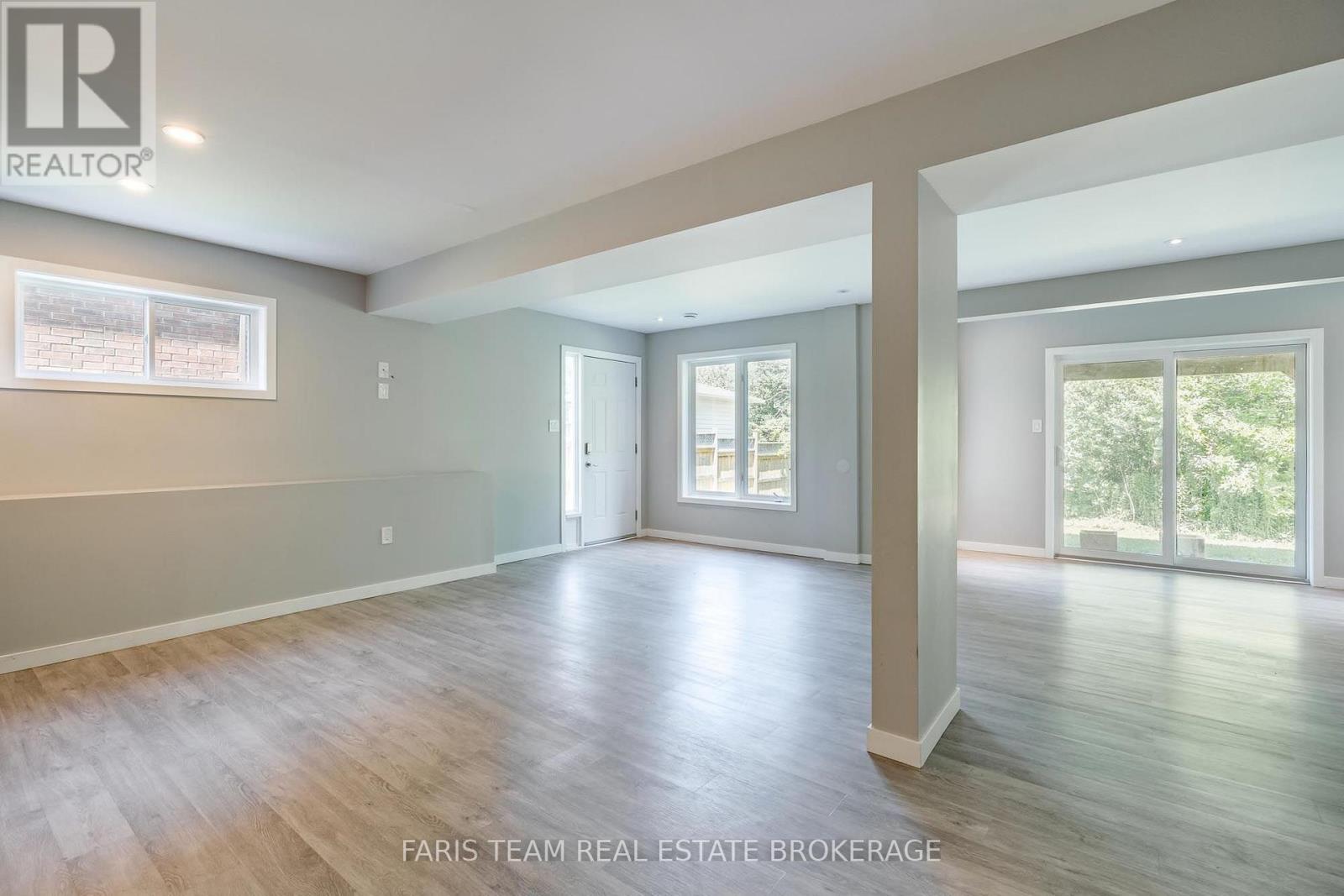 33 SHEPPARD DRIVE - 31