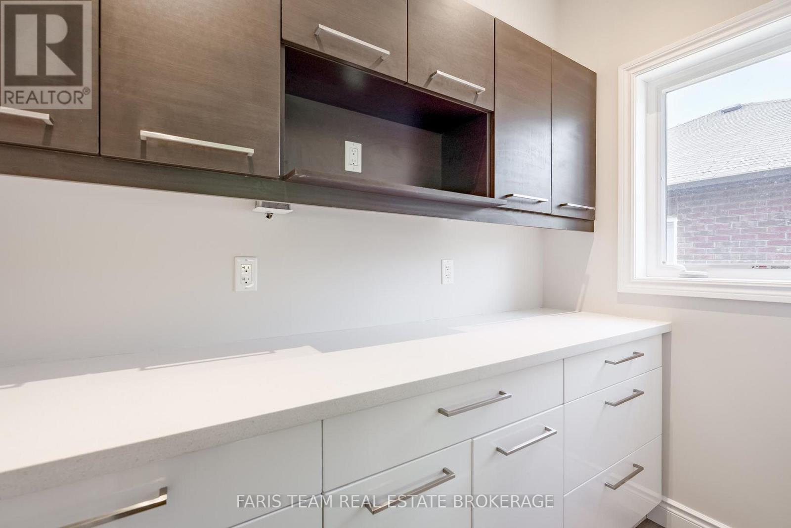 33 SHEPPARD DRIVE - 8