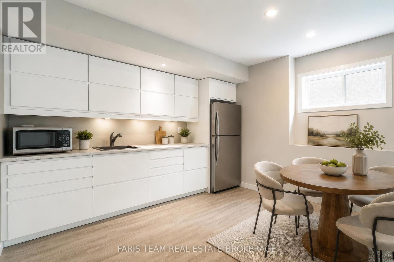 33 SHEPPARD DRIVE - 28