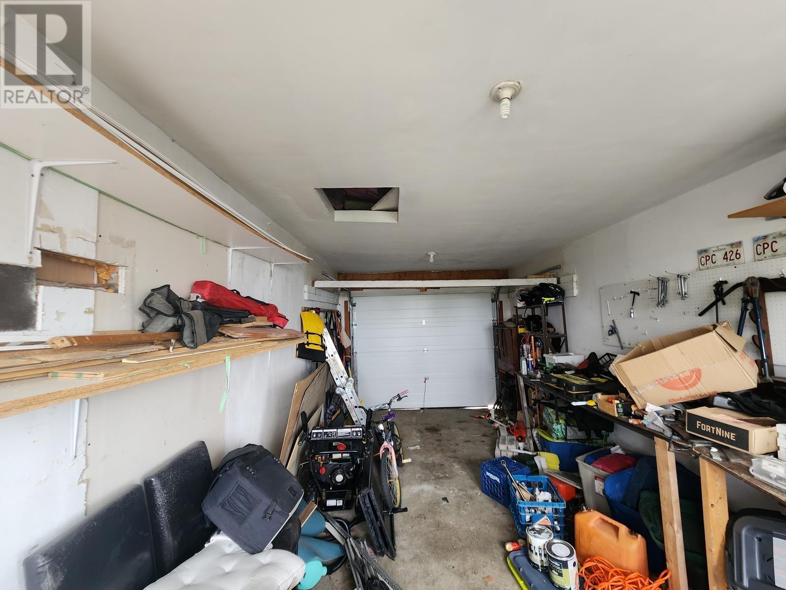 94 LAKEVIEW DR - 16