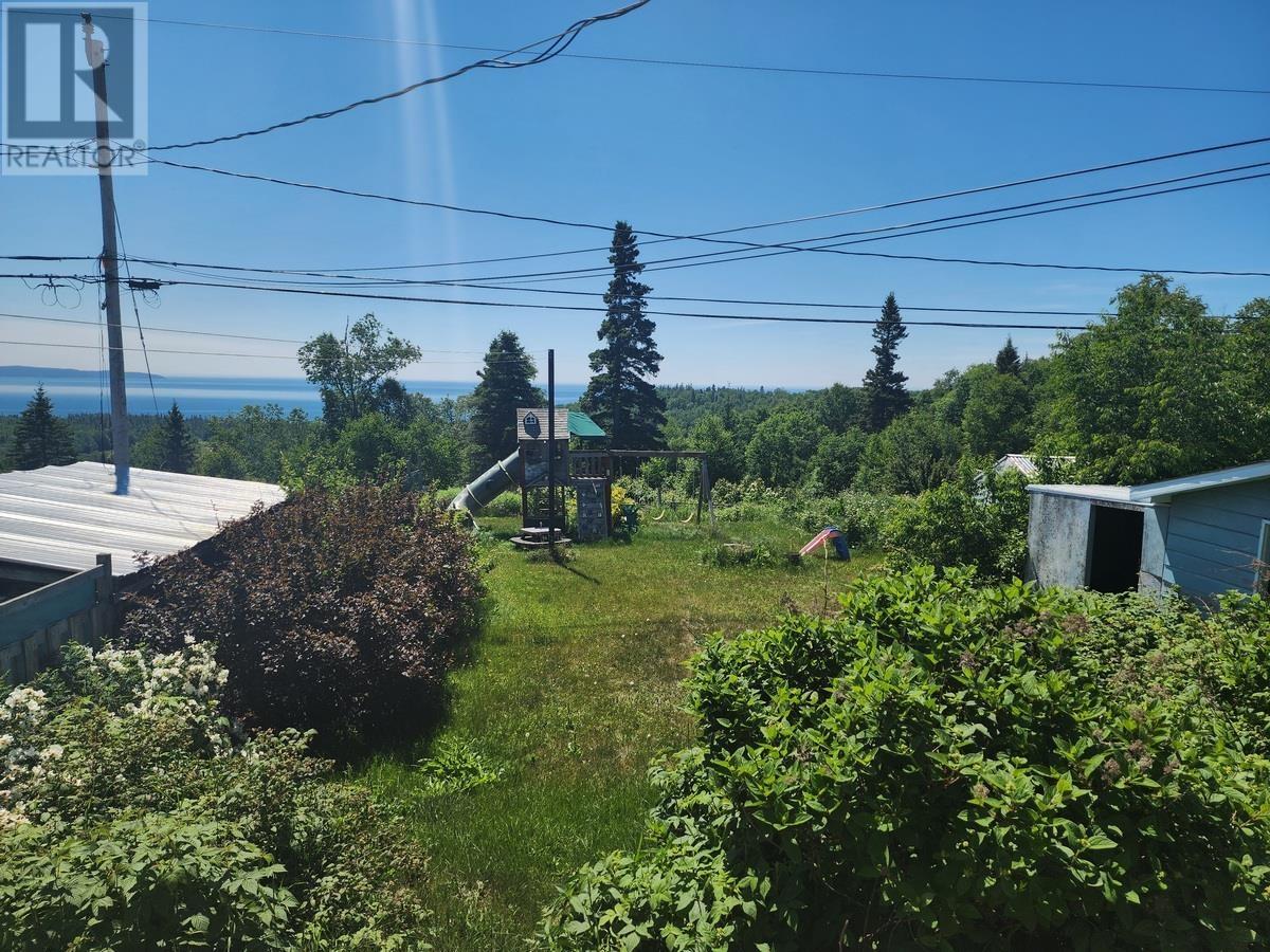 94 LAKEVIEW DR - 18