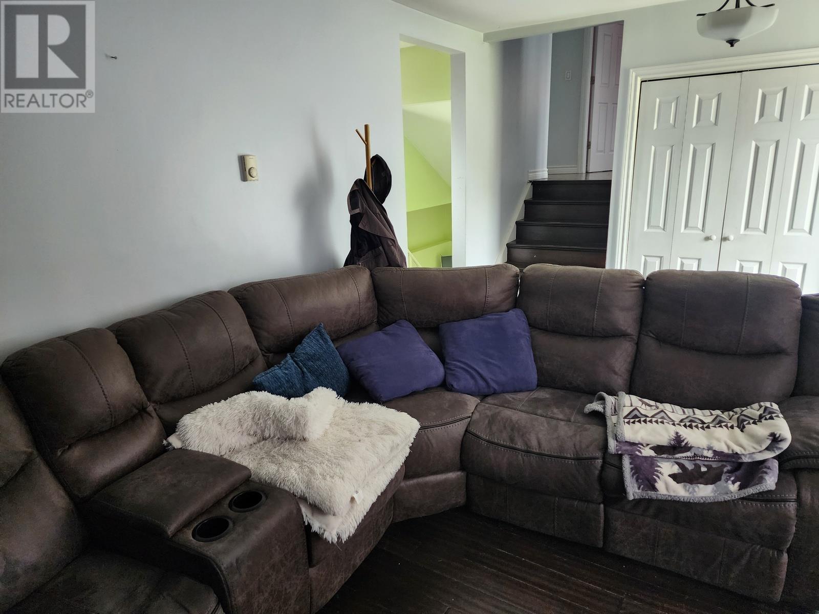 94 LAKEVIEW DR - 3