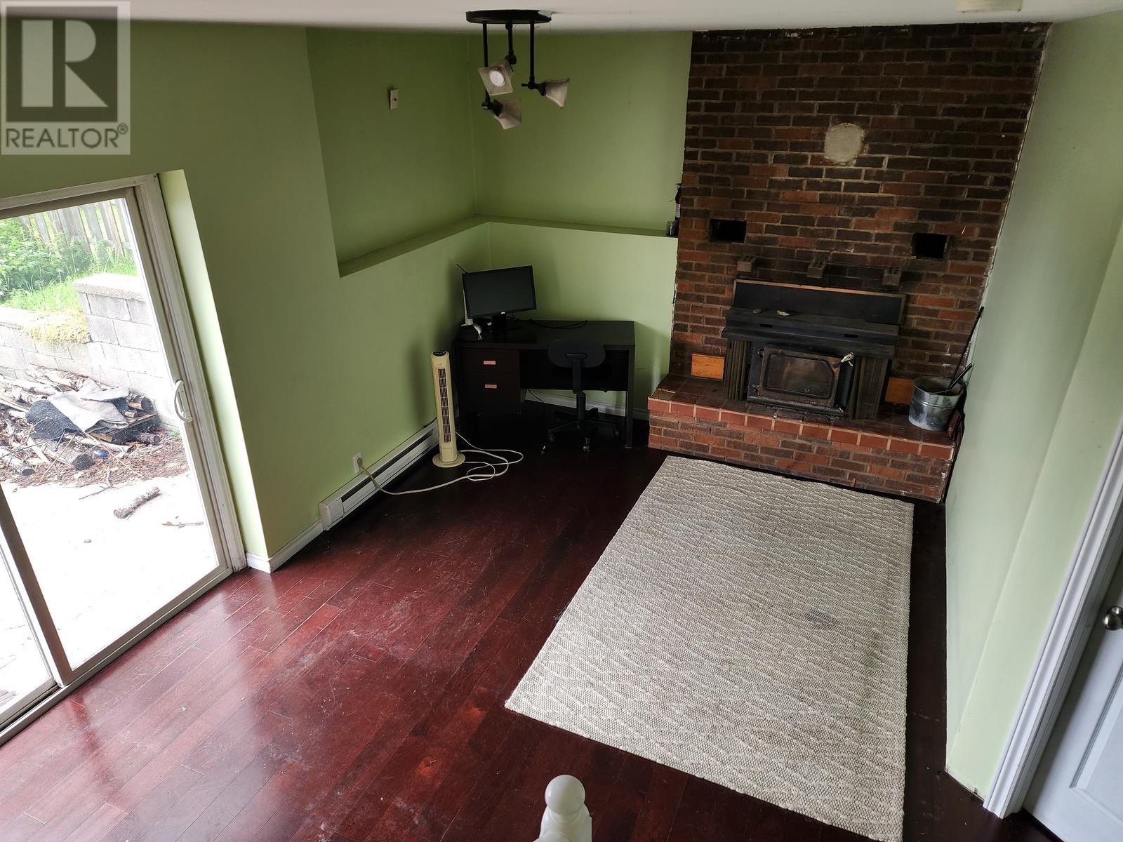 94 LAKEVIEW DR - 7