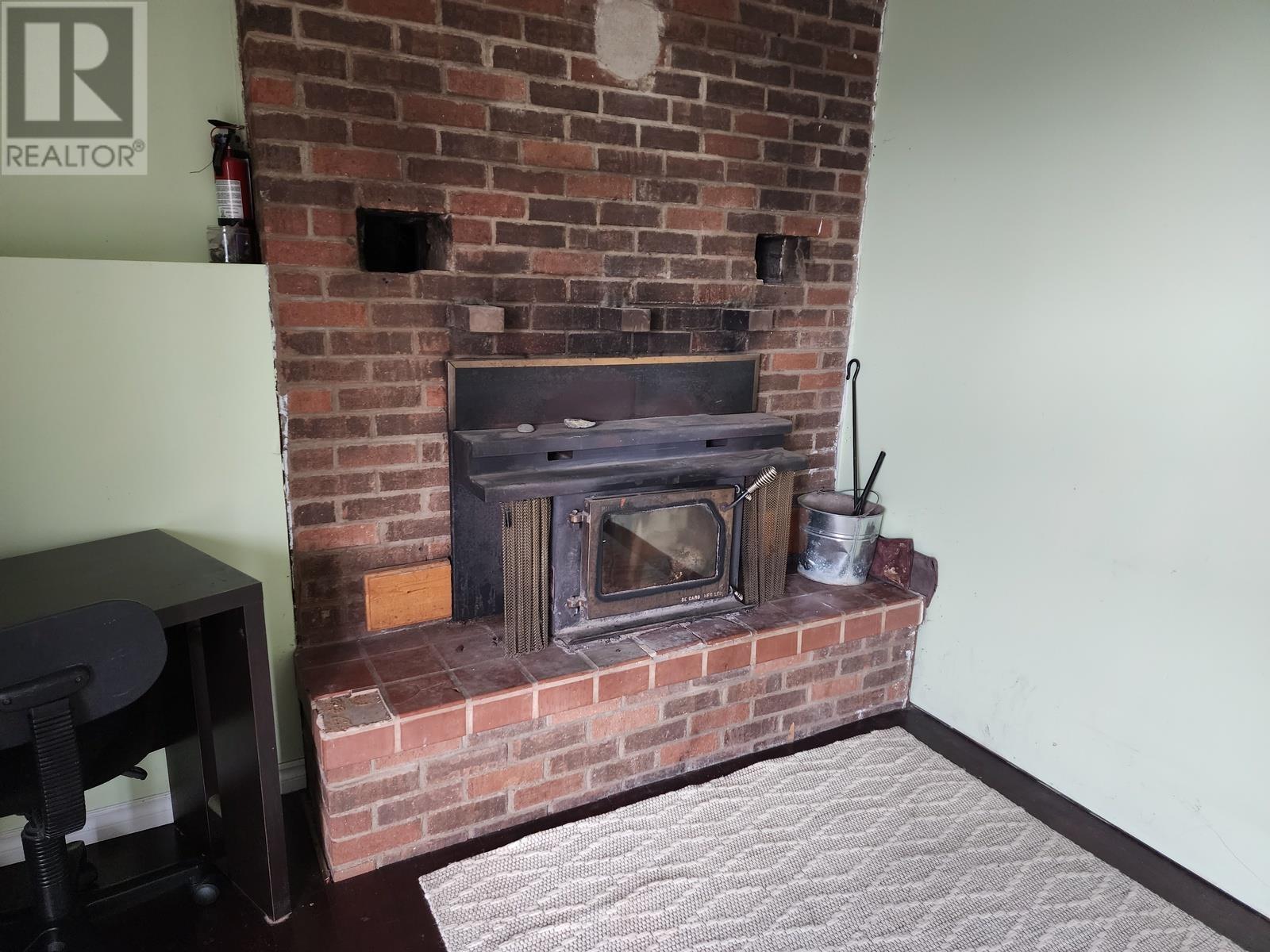 94 LAKEVIEW DR - 8