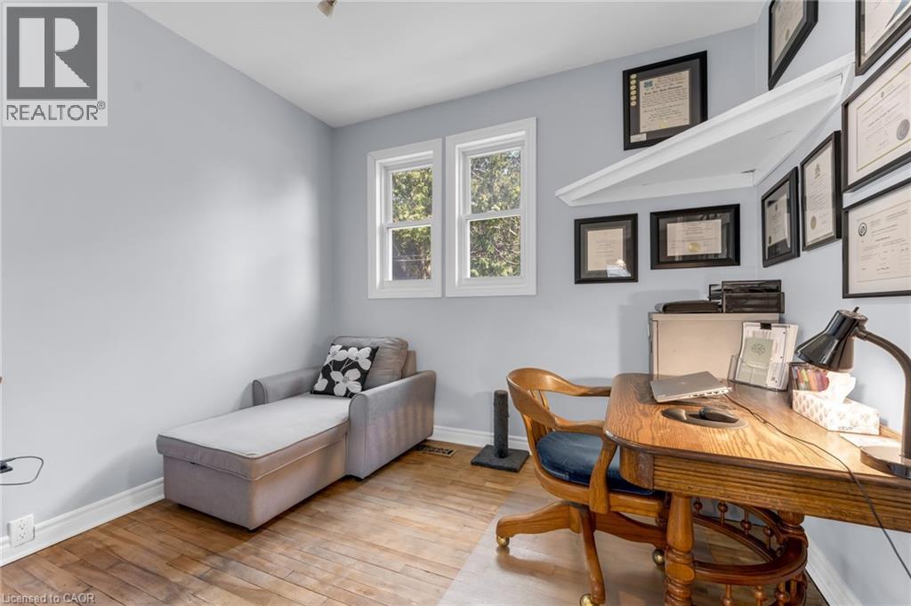 110 OAK Street - 17