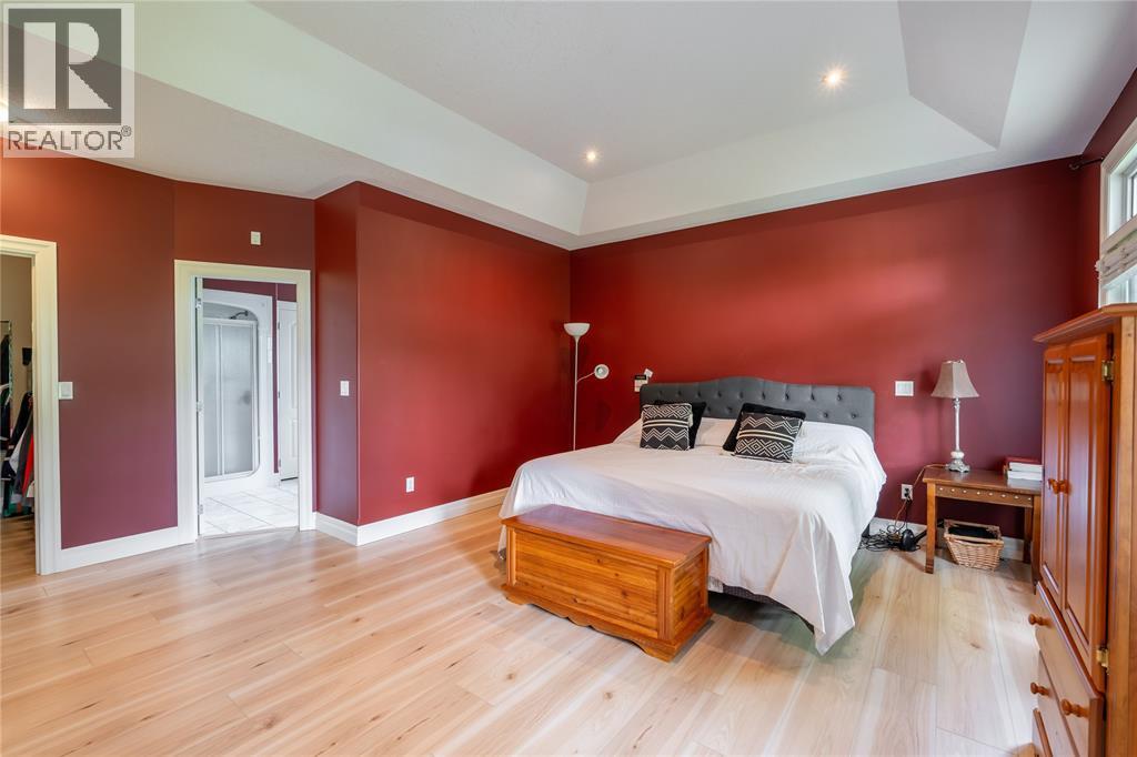 968 ST CLAIR PARKWAY - 16