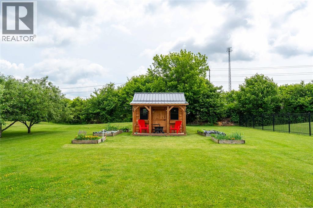 968 ST CLAIR PARKWAY - 44