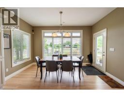 Kitchen - 968 St Clair Parkway, Moore Township, ON N0N1M0 Photo 11