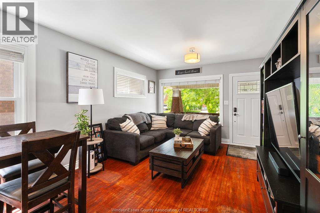 2322 LILLIAN AVENUE - 8