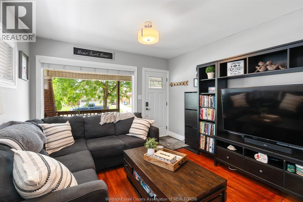 2322 LILLIAN AVENUE - 9