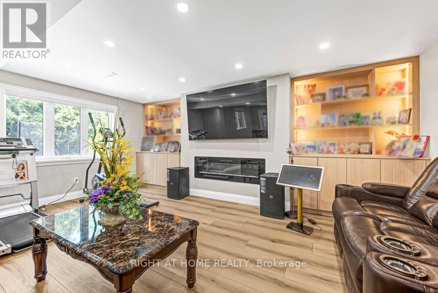 35 HARMONY HILL CRESCENT - 40