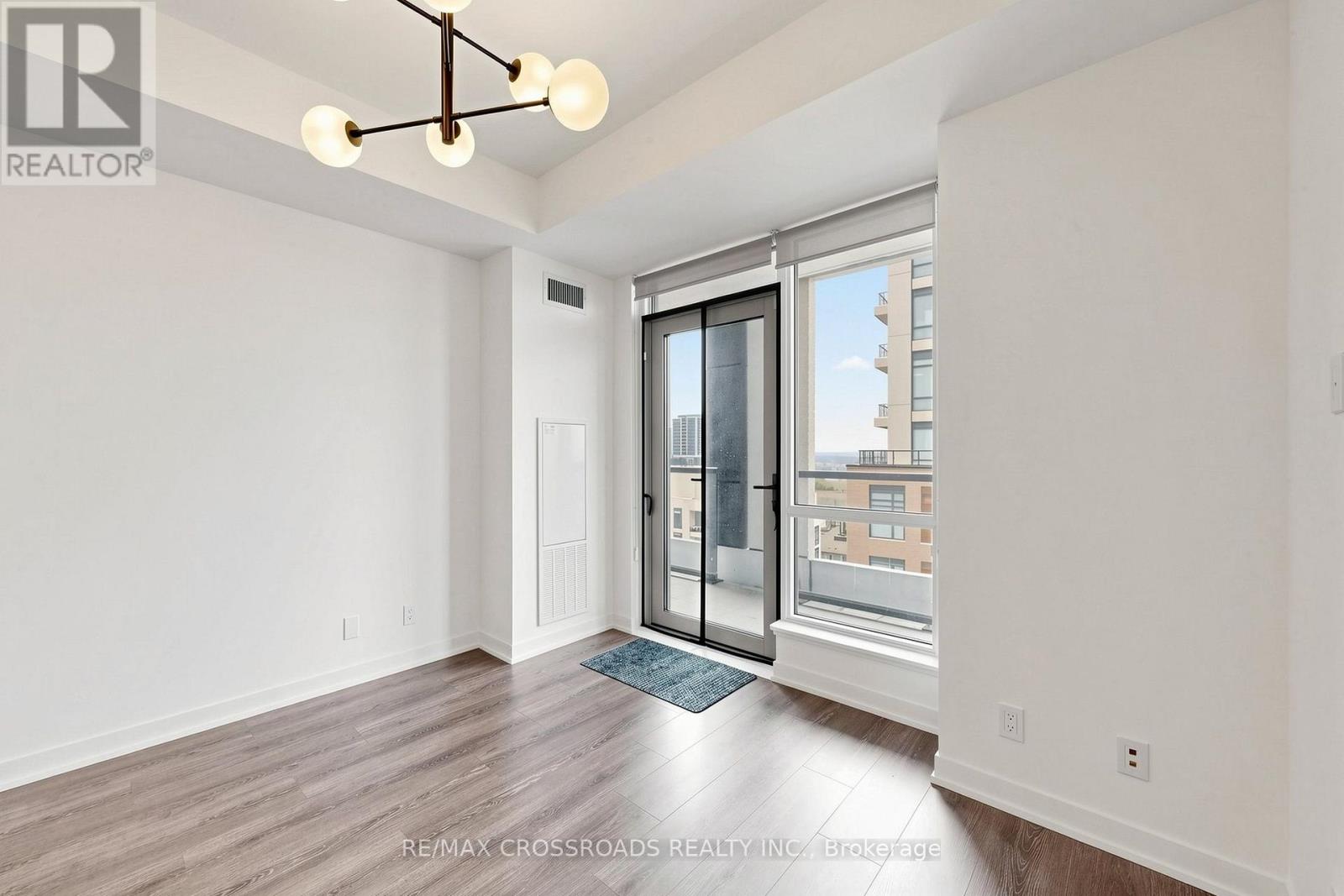 #902 7950 BATHURST STREET - 11