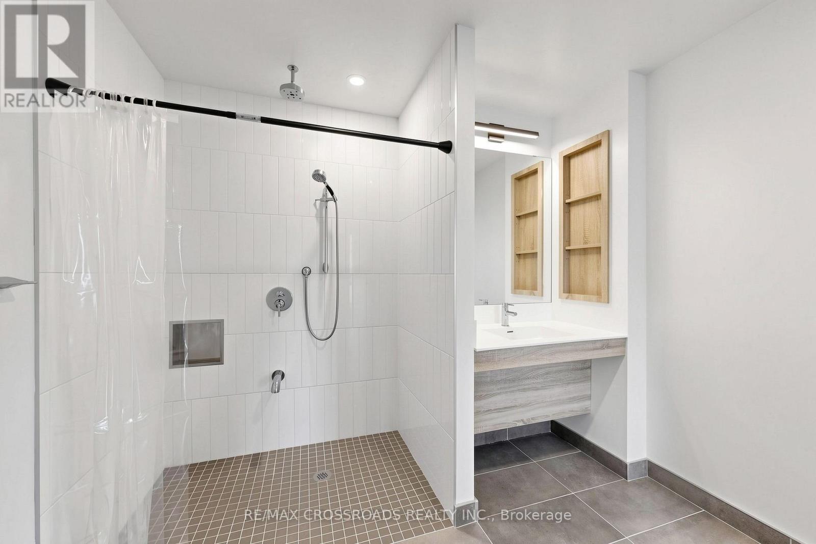 #902 7950 BATHURST STREET - 14
