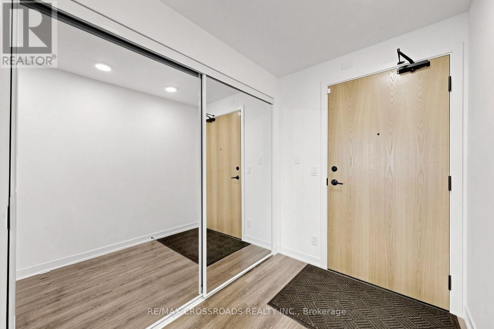 #902 7950 BATHURST STREET - 4