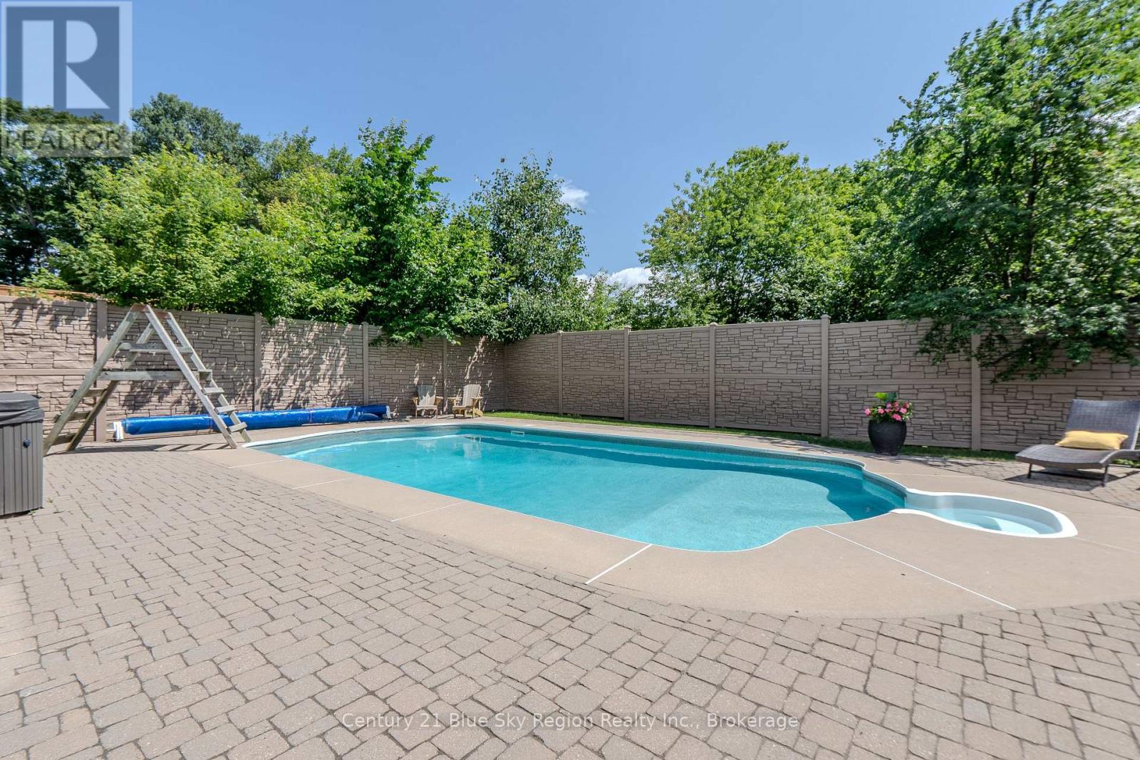 77 JANEY AVENUE - 10