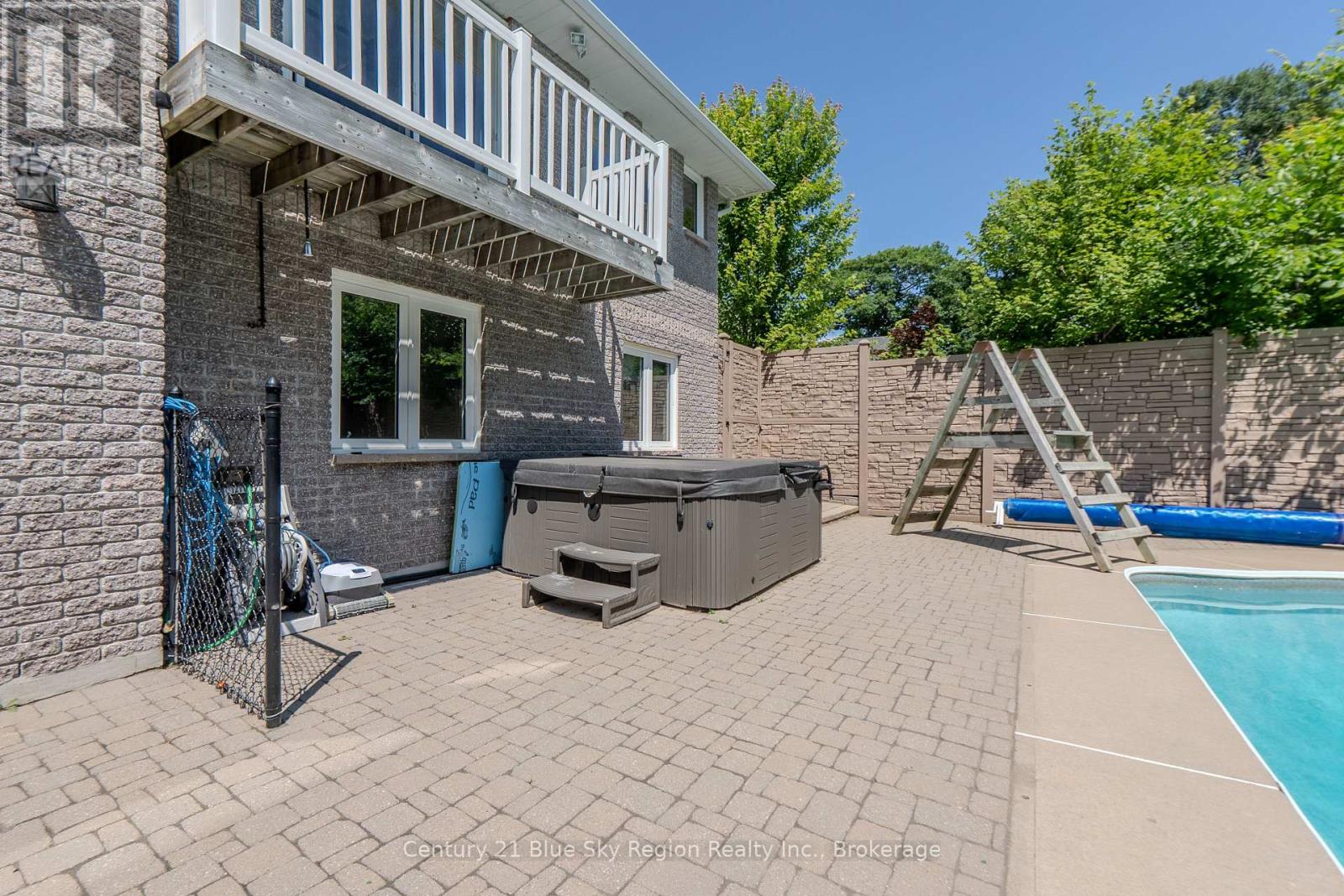 77 JANEY AVENUE - 12