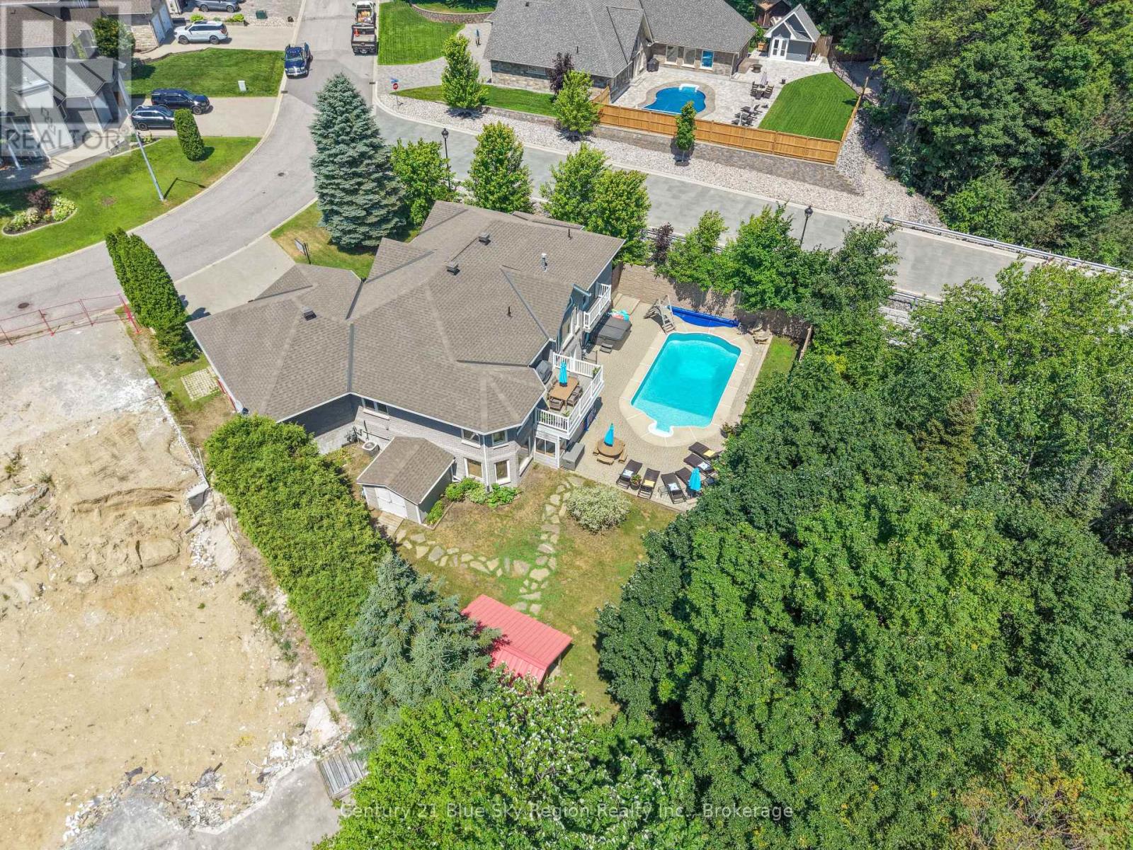 77 JANEY AVENUE - 17