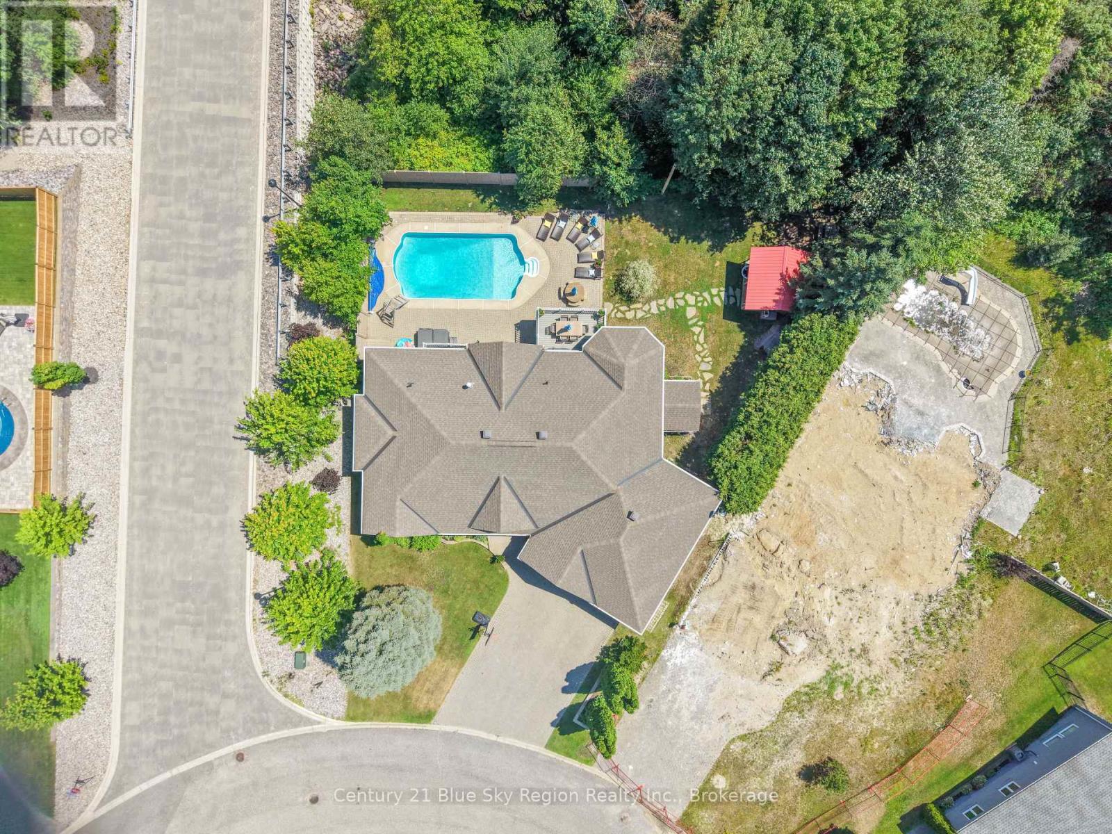 77 JANEY AVENUE - 18