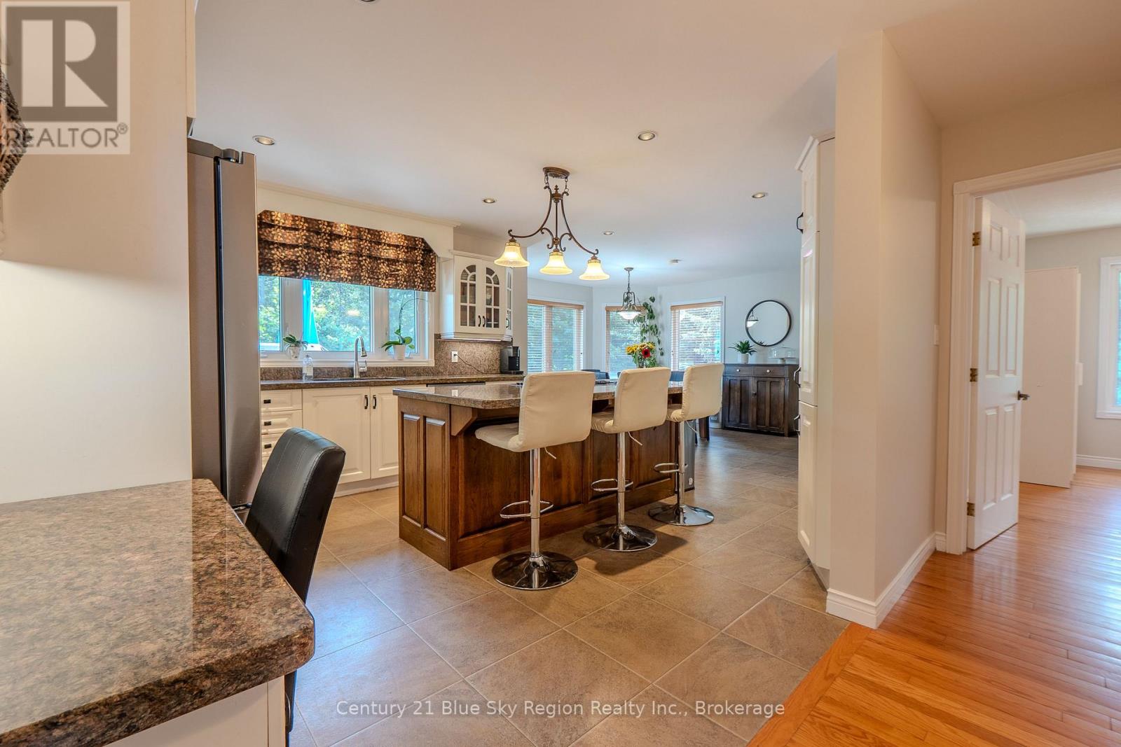 77 JANEY AVENUE - 20
