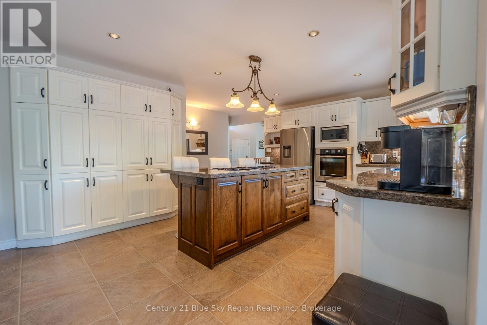 77 JANEY AVENUE - 23