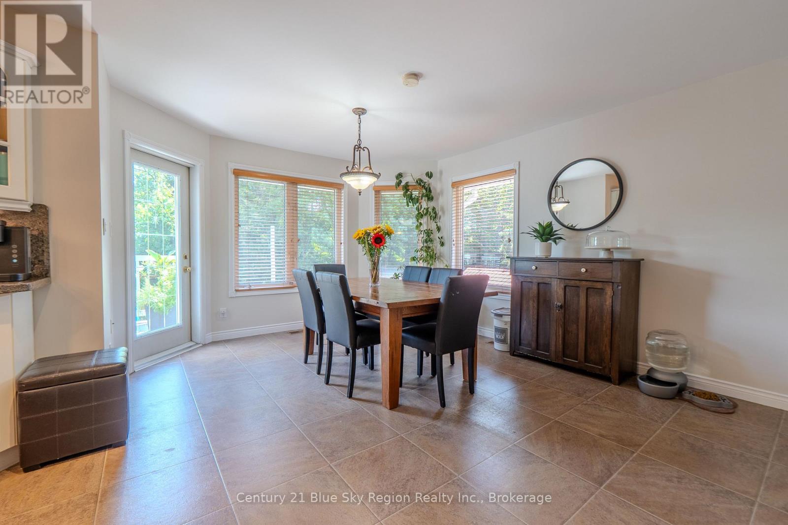 77 JANEY AVENUE - 25