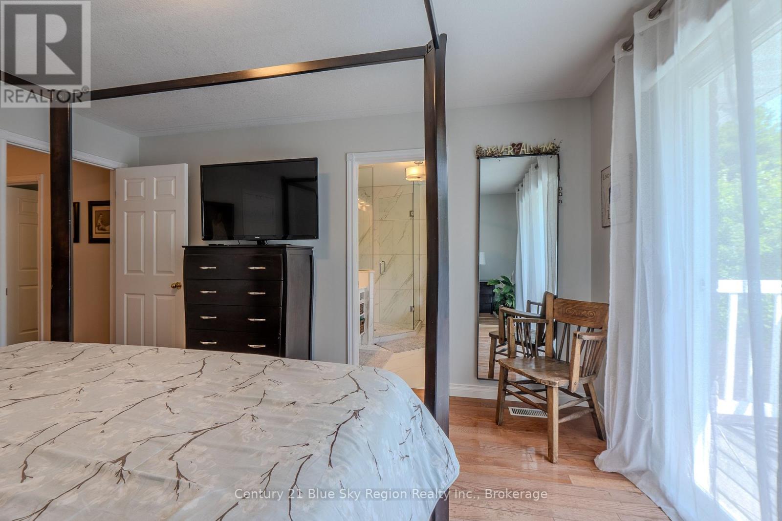 77 JANEY AVENUE - 29